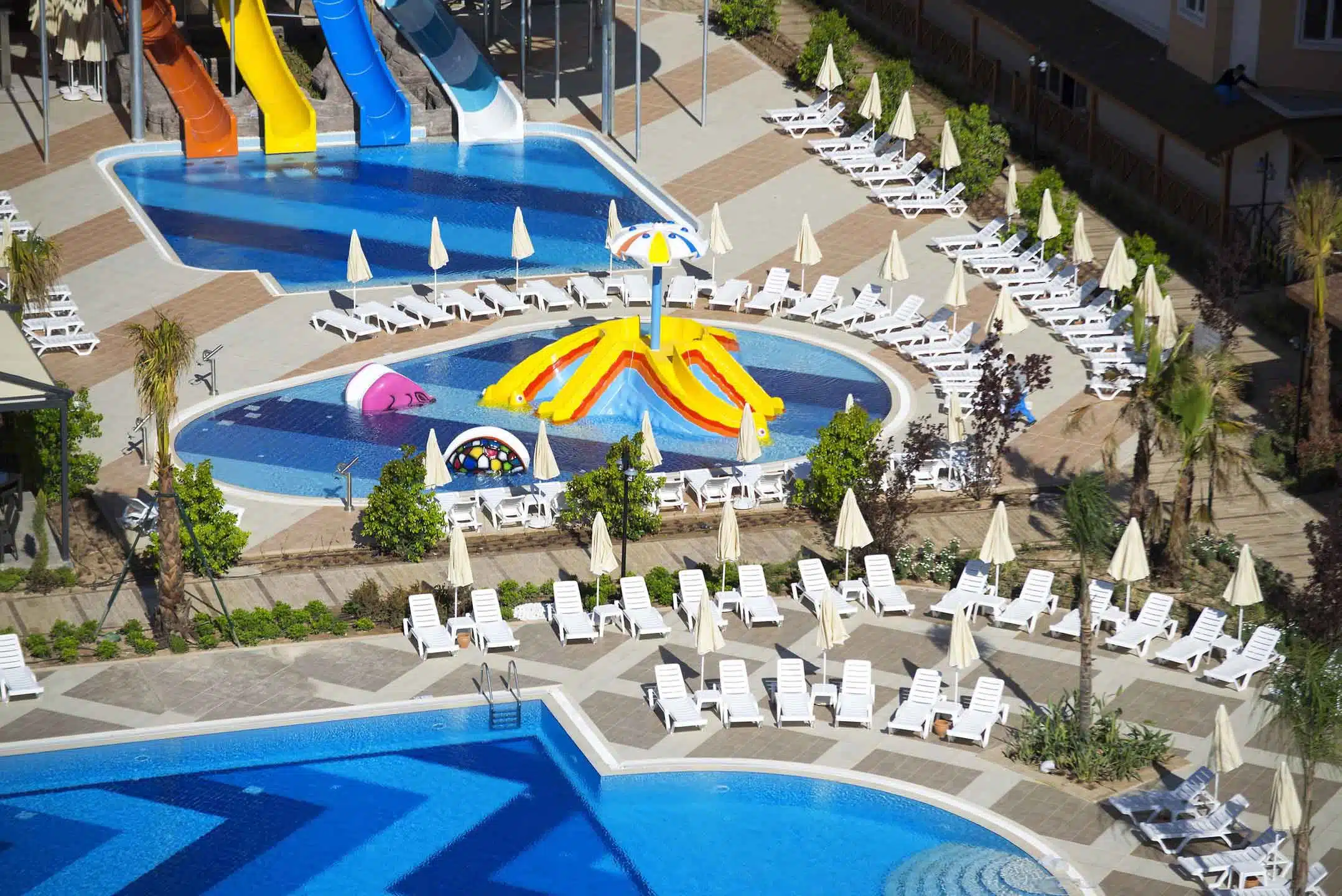 تور هوایی آنتالیا هتل Ramada Resort Lara