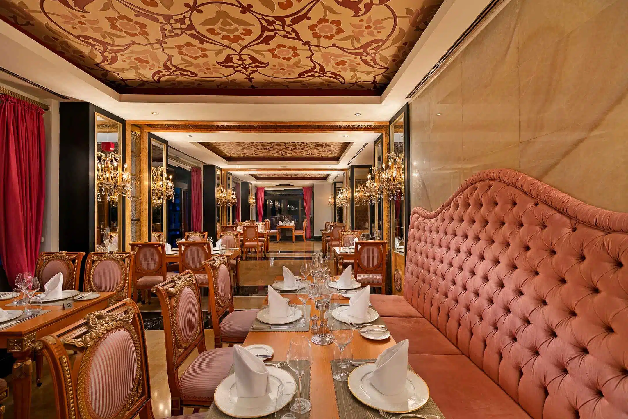 تور هوایی آنتالیا هتل Titanic Mardan Palace